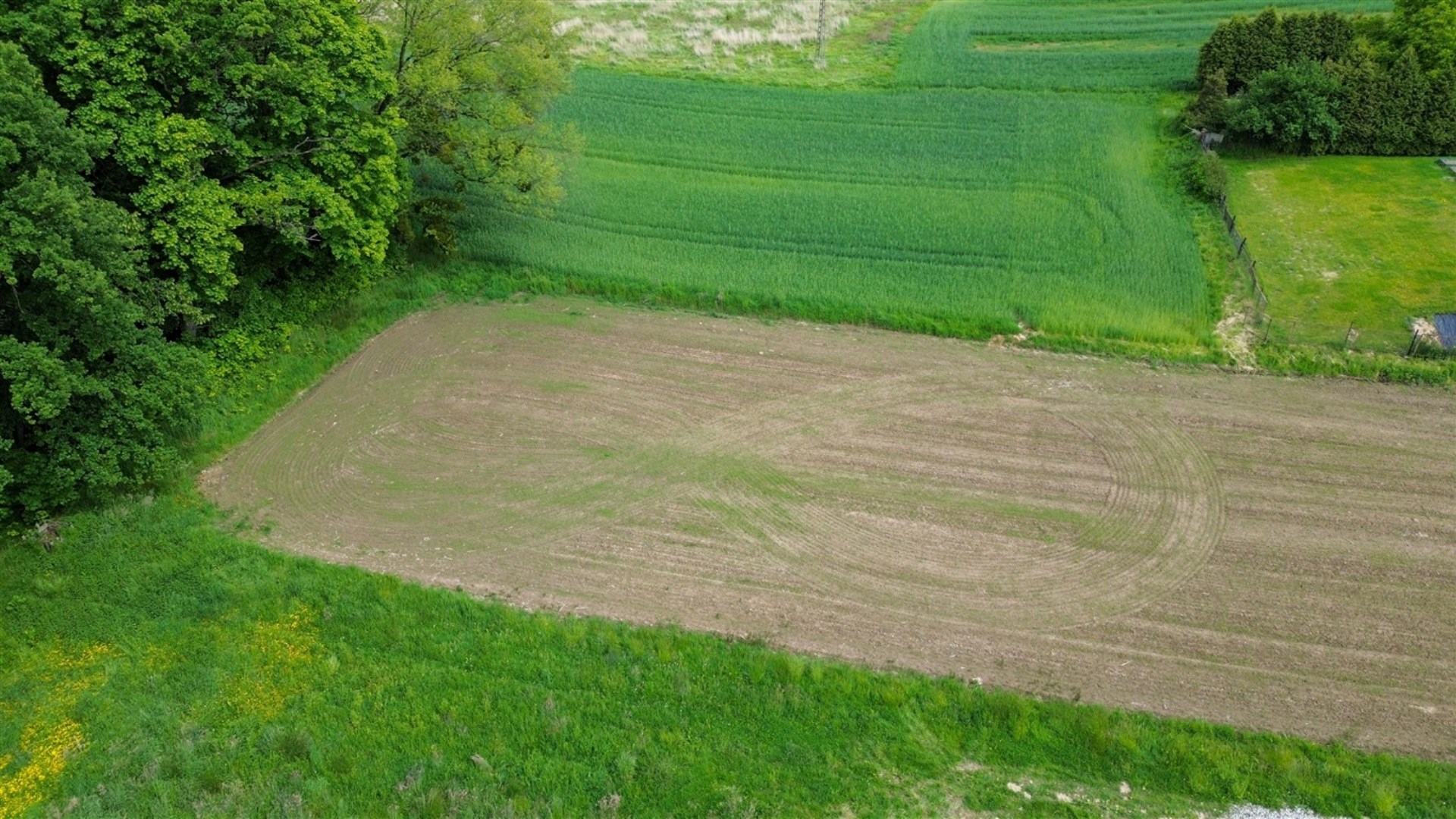 Działka na sprzedaż